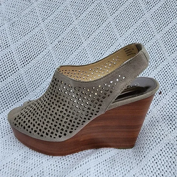 Coach Chastity‎ Op Art Laser Wedges 9.5 NEW - Picture 3 of 12